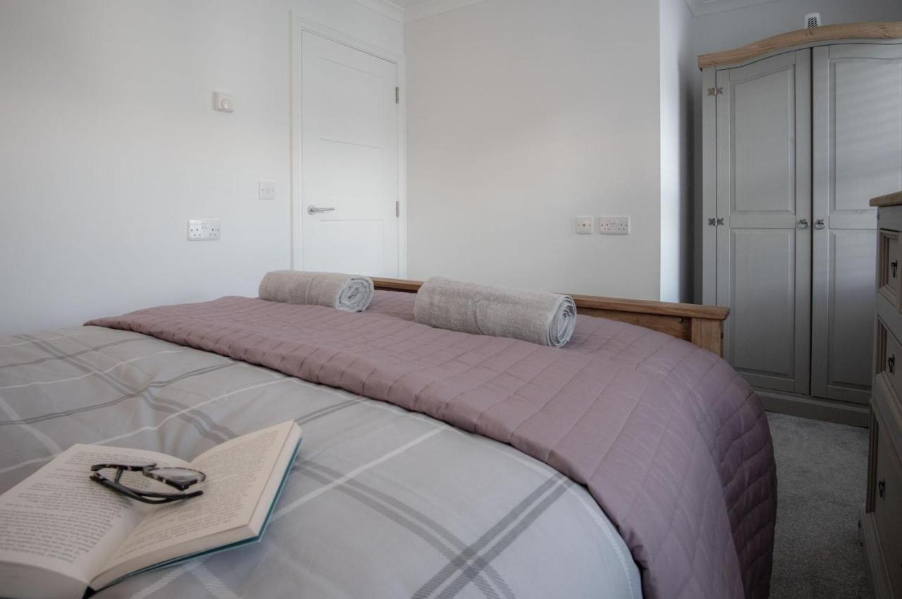 Ty Melyn - 2 Bedroom Cottage - Тенби Экстерьер фото